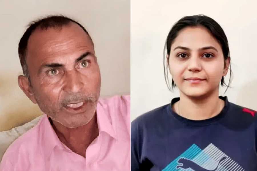 ‘আমি নির্দোষ’, বাবাকে দেখে জেলে কান্নায় ভেঙে পড়লেন ‘পাক চর’ জ্যোতি