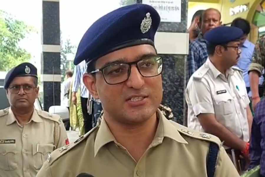 দেশবিরোধী কার্যকলাপ ঠেকাতে সতর্কতা, মালদহে সীমান্ত এলাকায় ড্রোন ওড়ানোয় নিষেধাজ্ঞা পুলিশের