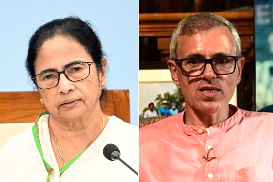Omar Abdullah Thanks Mamata Banerjee for sending delegation to Kashmir