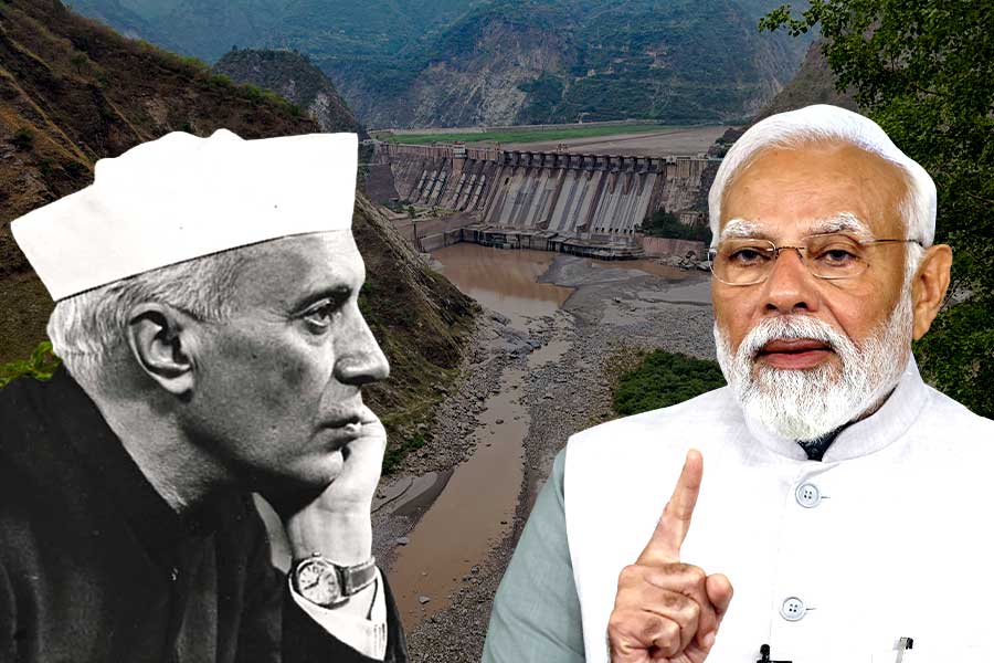 সিন্ধু ‘ভুল’ চুক্তি, কাশ্মীরে গোড়ায় গলদ! মৃত্যুবার্ষিকীতে নেহরুকে জোড়া আক্রমণ মোদির