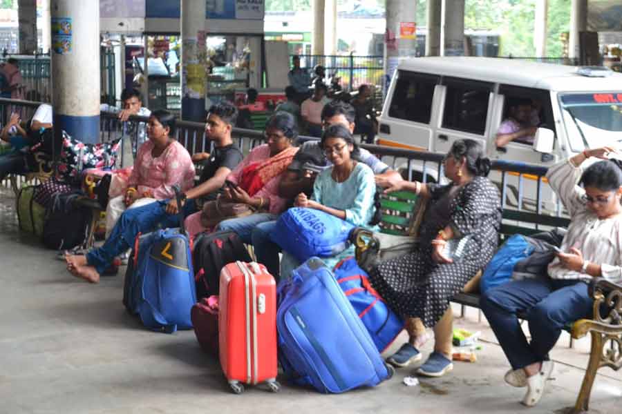 North Bengal tourists are leaving the mountains due to fear of war