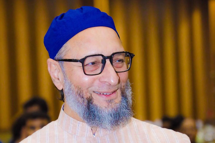 Can't Find Anyone So Handsome Now Asaduddin Owaisi Laughs Off Pakistan Trolls