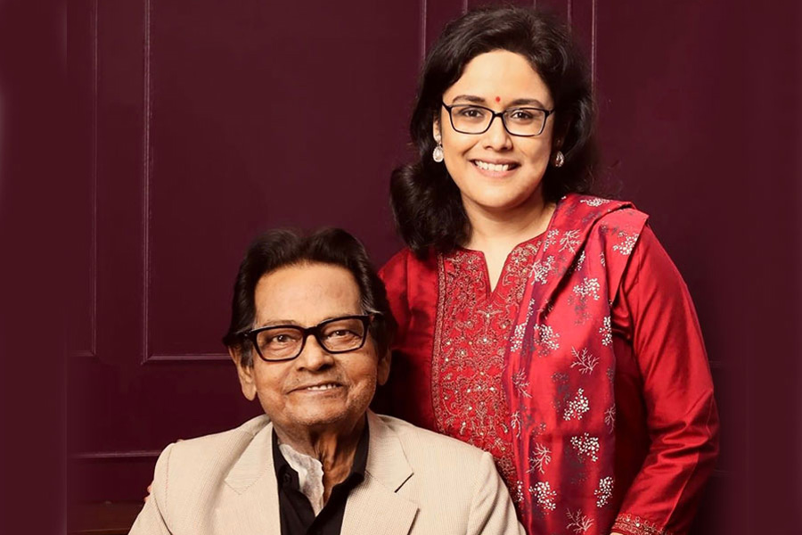 হাসপাতাল থেকে ফিরেই মেয়েকে খোলা চিঠি, কী লিখলেন পরিচালক প্রভাত রায়?
