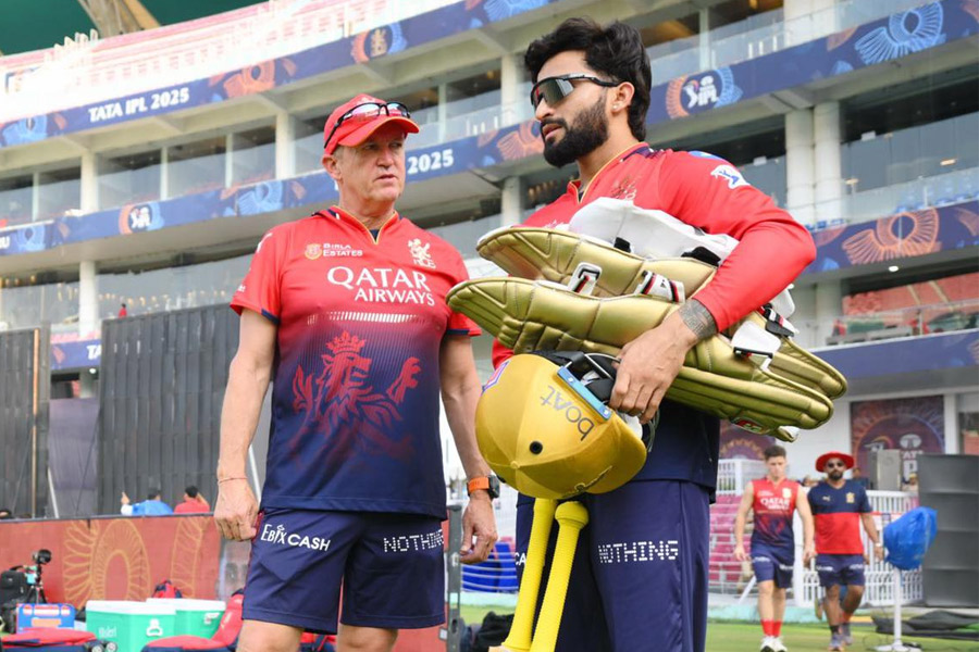 হায়দরাবাদের বিরুদ্ধে শক্তি বাড়িয়ে নামছে আরসিবি, কোহলিদের টার্গেট প্রথম দুই