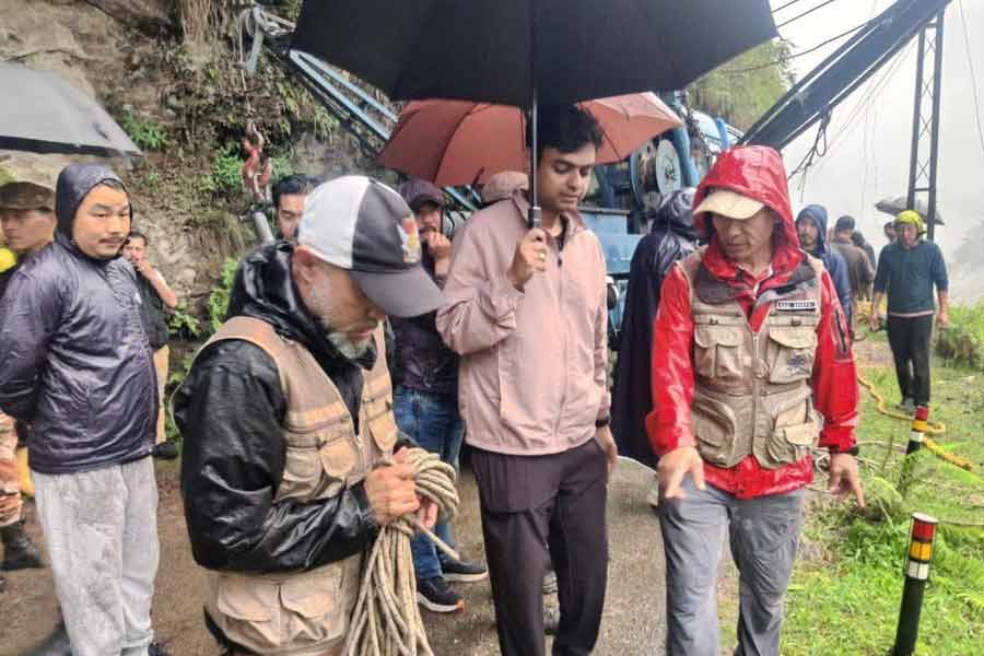 আটদিন পর উদ্ধার জওয়ানের দেহ, উত্তর সিকিমে নিখোঁজদের সন্ধানে চলছে অভিযান