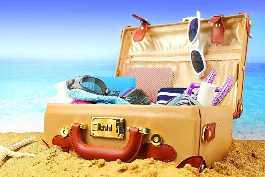 essential things to pack for summer trip