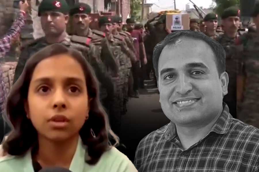 বদলা নেব, প্রতিজ্ঞাবদ্ধ পাক গোলাবর্ষণে শহিদ সুরেন্দ্রর মেয়ের