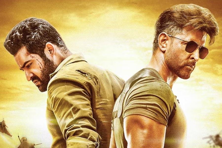 Hrithik Roshan, Jr NTR fight on planes and trains War 2 teaser out