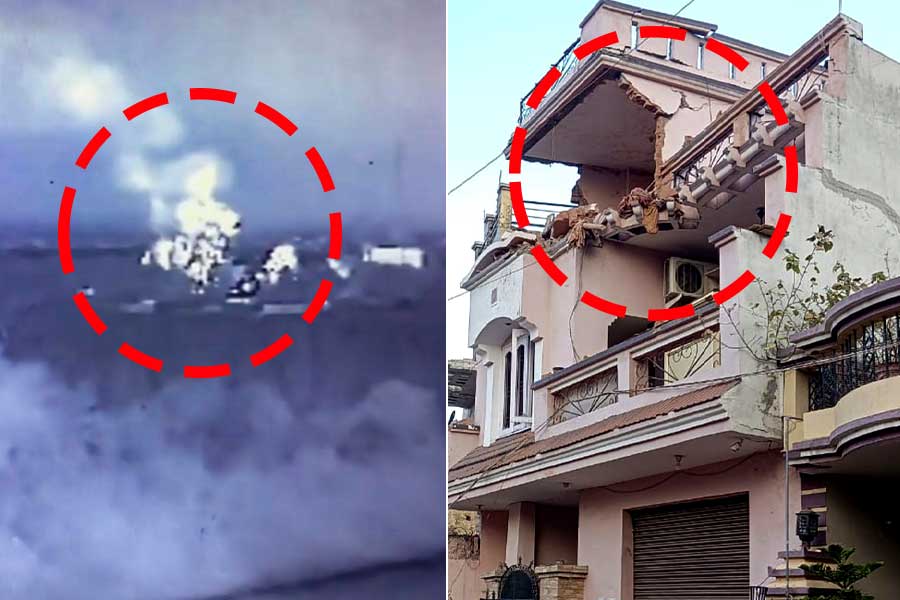 অসহায়ের উপর হামলা, আকাশপথে অসভ্যতা পাকিস্তানের