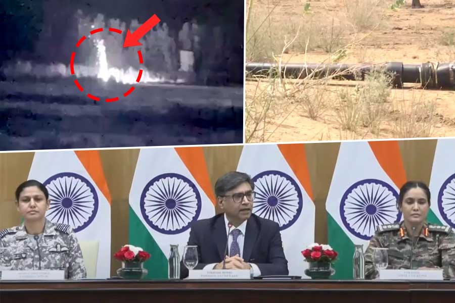 শত্রুকে ছাড় নয়, জঙ্গিঘাঁটি ওড়াল ভারত