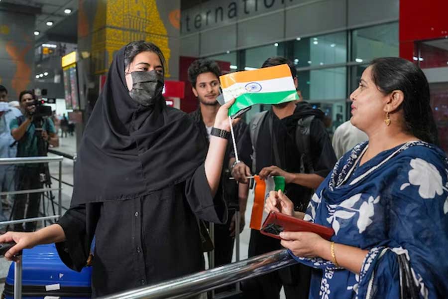 ইরানের পর ইজরায়েল, আটকে পড়া ভারতীয়দের ফেরাতে ফের ‘অপারেশন সিন্ধু’র প্রস্তুতি