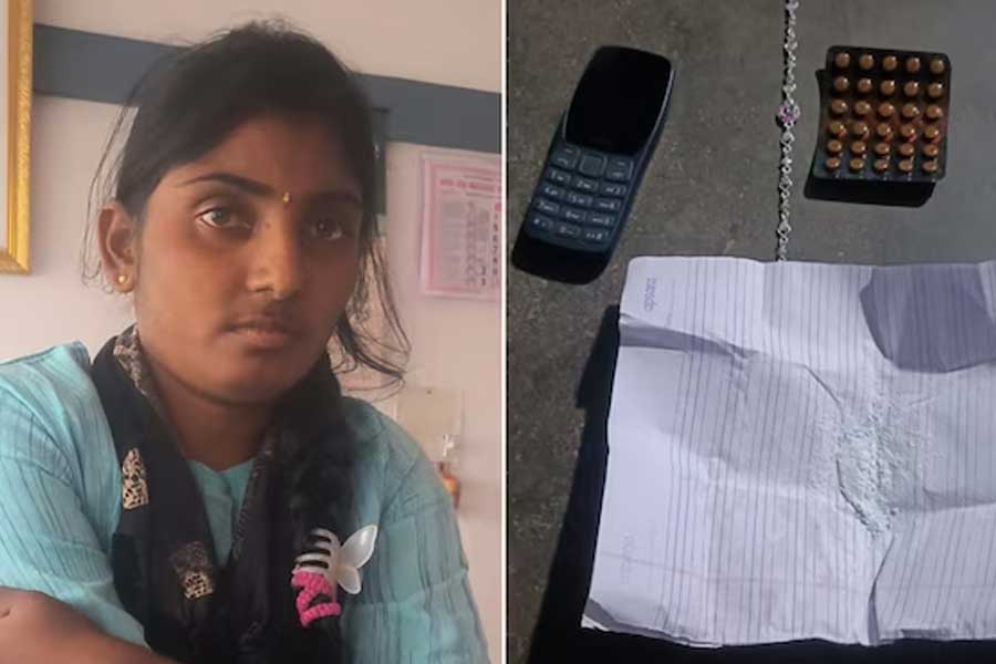 কর্নাটকে সোনম কাণ্ডের ছায়া! পরকীয়া সম্পর্কের জেরে স্বামী-সন্তানকে বিষ খাইয়ে মারার চেষ্টা মহিলার