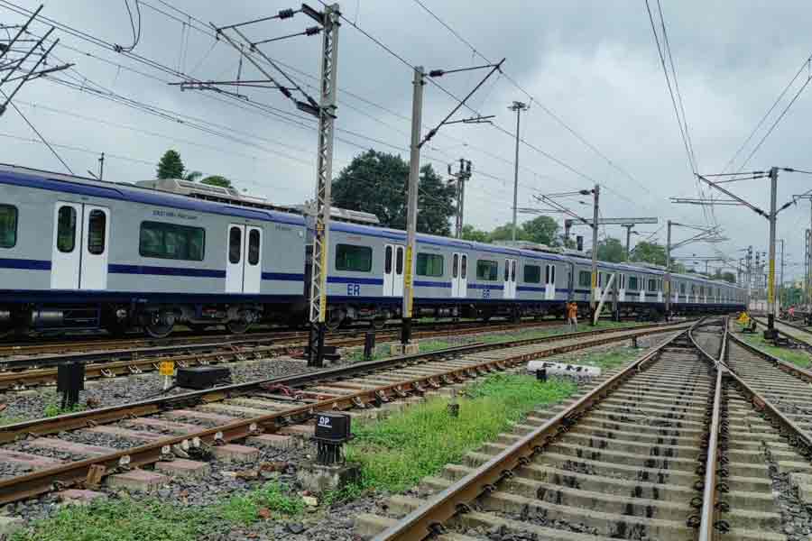 রানাঘাট কারশেডে পৌঁছল এসি লোকাল, শীঘ্রই শুরু পরিষেবা, শিয়ালদহ পর্যন্ত ভাড়া কত?