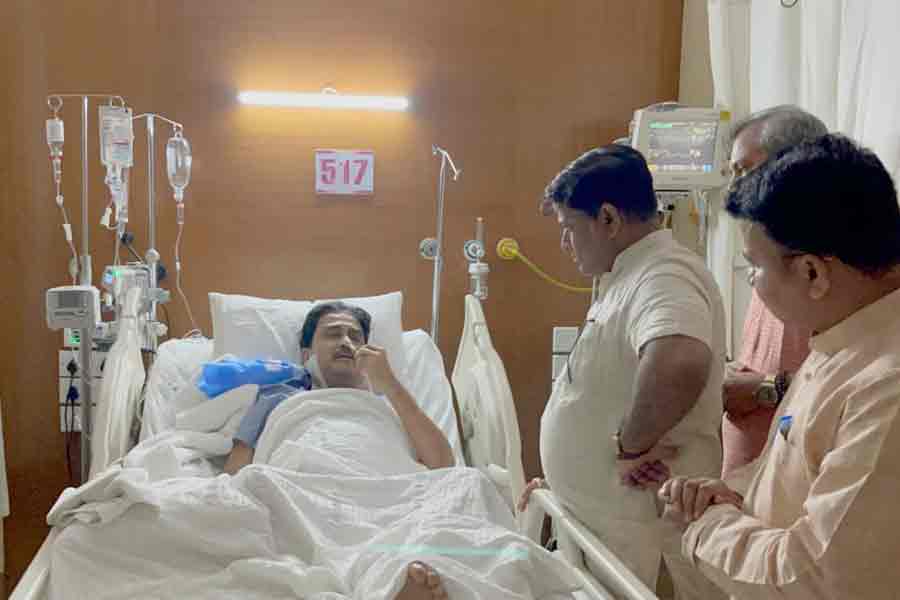 ৪৮ ঘণ্টা পরও আইসিইউ-তে অভিজিৎ, ঠিক কী হয়েছে প্রাক্তন বিচারপতির?