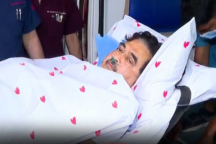 সংকটজনক অভিজিৎ গঙ্গোপাধ্যায়, এয়ারলিফট করে নিয়ে যাওয়া হচ্ছে দিল্লিতে