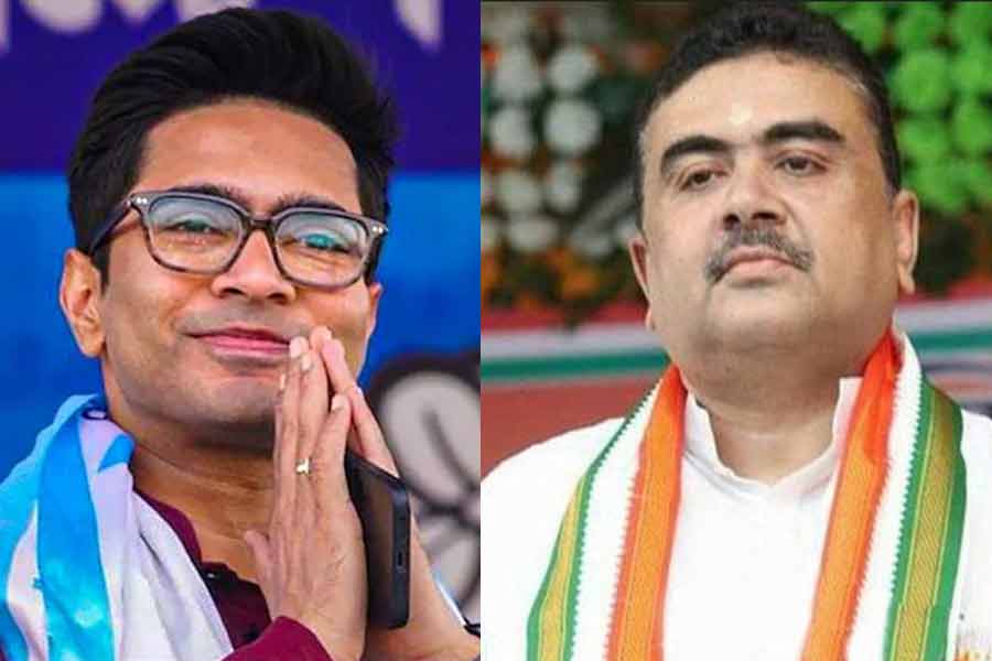 একটানা অভিষেকের নামজপ শুভেন্দুর, ‘পরিত্রাণ পেতে’, কটাক্ষ তৃণমূল সাংসদের