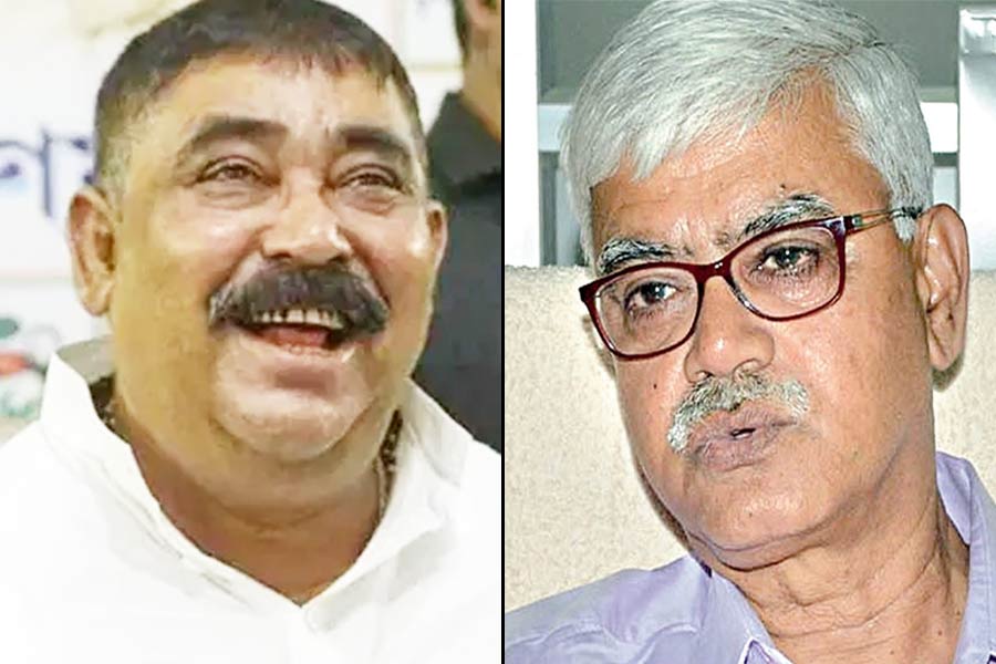 ‘কুকথা বলা জন্মগত রোগ’, অনুব্রতকে নিশানা বিশ্বভারতীর প্রাক্তন উপাচার্যের