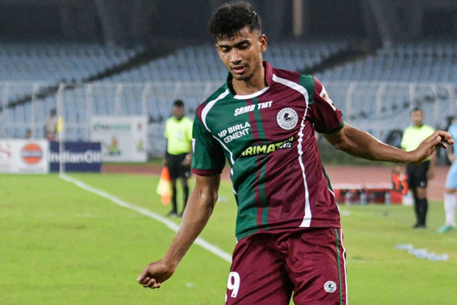 মোহনবাগান অধ্যায় শেষ! বেঙ্গালুরু এফসিতে ফিরছেন আশিক কুরুনিয়ান? তুঙ্গে জল্পনা