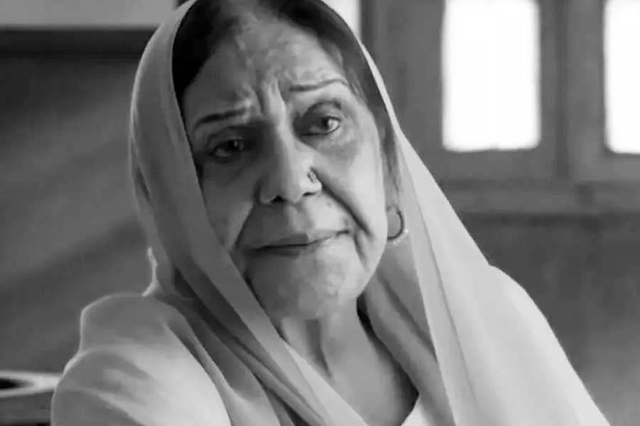 ‘রাজু বন গয়া জেন্টলম্যান’ খ্যাত অভিনেত্রীর রহস্যমৃত্যু, করাচির বাড়ি থেকে উদ্ধার পচাগলা দেহ