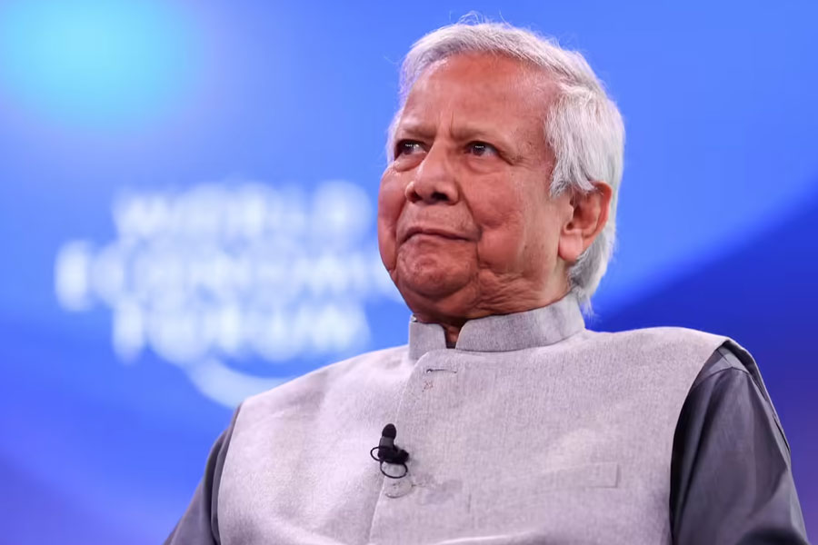 ঘোষণা করেও বাতিল ‘নতুন বাংলাদেশ দিবস’, চাপের মুখে পিছু হঠল ইউনুস সরকার