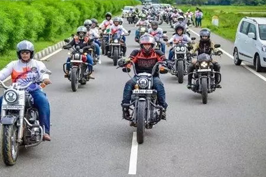 ৫ বছরে আড়াই লক্ষ নতুন বাইক! দ্বিচক্রযানের বাড়বাড়ন্তই মাথাব্যথা কলকাতা পুলিশের