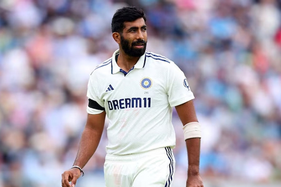 ‘মুখ খুললে কষ্টের রোজগারের টাকা কেটে নেবে’, লর্ডসে পাঁচ উইকেটের পরই বিস্ফোরক বুমরাহ