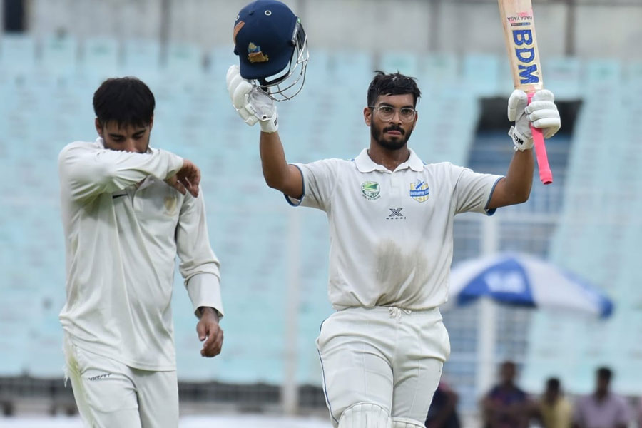 এক ঘণ্টায় মাত্র তিন ওভার! ‘অপেশাদার’ ইস্টবেঙ্গলকে নিয়ে ক্ষোভ উগরে দিল ভবানীপুর
