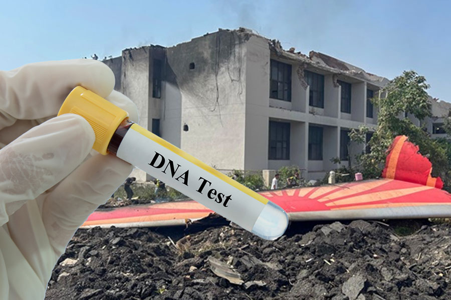 আহমেদাবাদ বিমান দুর্ঘটনায় ১২৫ জনের দেহ শনাক্ত, পরিবারের হাতে ৮৩টি দেহ তুলে দিল প্রশাসন