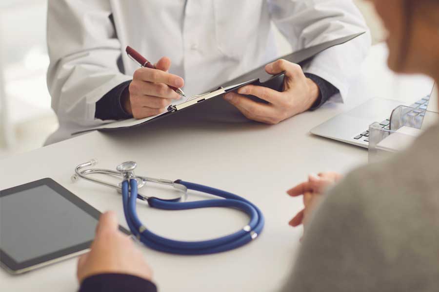 ২ বছরে ১১৮ জন MBBS পড়ুয়ার আত্মহত্যা! নিজেদের মনের অসুখ সারাতে মনোরোগ শিবির চিকিৎসকদের