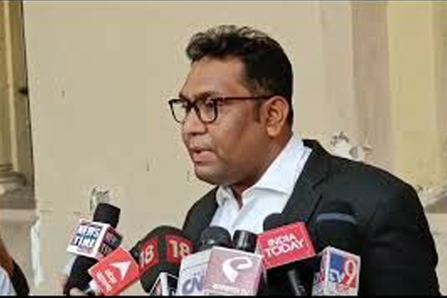 বিচারপতির মুখে মুখে তর্ক! ভর্ৎসনার মুখে বামপন্থী আইনজীবী ফিরদৌস শামিম