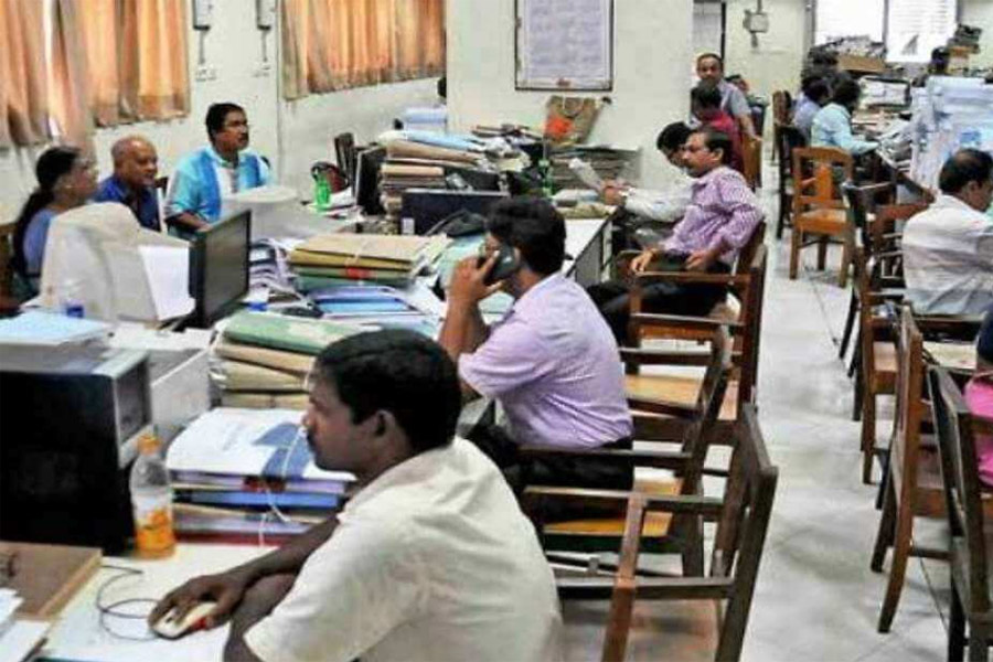 কেন্দ্রীয় হারে ডিএ দিতে বাধ্য নয় রাজ্য সরকার, সুপারিশ পে কমিশনের রিপোর্টেই