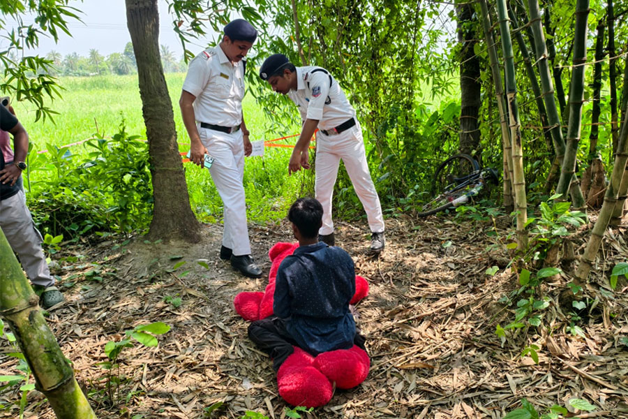 ‘ওর ফাঁসি হোক,’ কানাইপুরে নাবালিকা ধর্ষণে ছেলের মৃত্যুদণ্ড চান মা, ঘটনার পুনর্নির্মাণ পুলিশের