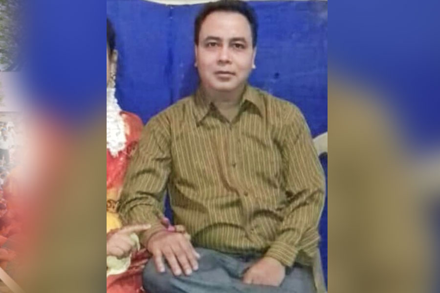 লক্ষাধিক টাকা নিয়ে নিখোঁজ হাওড়ার বিস্কুট কারখানার কর্মী, বোলপুরে উদ্ধার দেহ!
