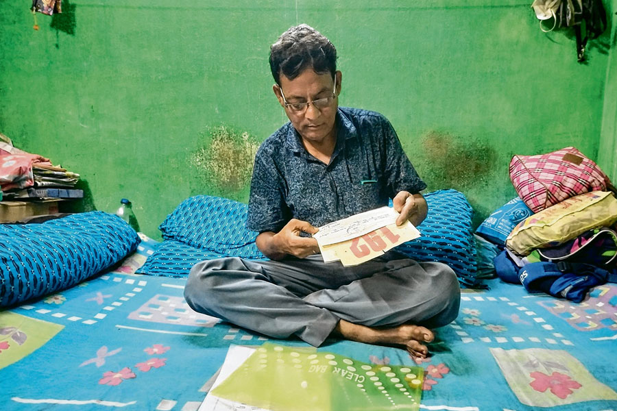 সিপিএমের ‘চুরি’! ৩০ বছর পর কনস্টেবলের চাকরি ফেরত পেতে ‘দিদি’র দ্বারস্থ হাওড়ার বাসিন্দা