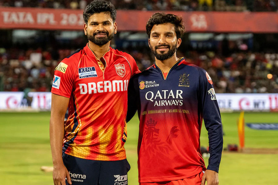 ওপেনিং জুটিতে অপ্রতিরোধ্য আরসিবি, পাঞ্জাবকে ভোগাবেন চাহাল? খেতাবি যুদ্ধে এগিয়ে কারা?