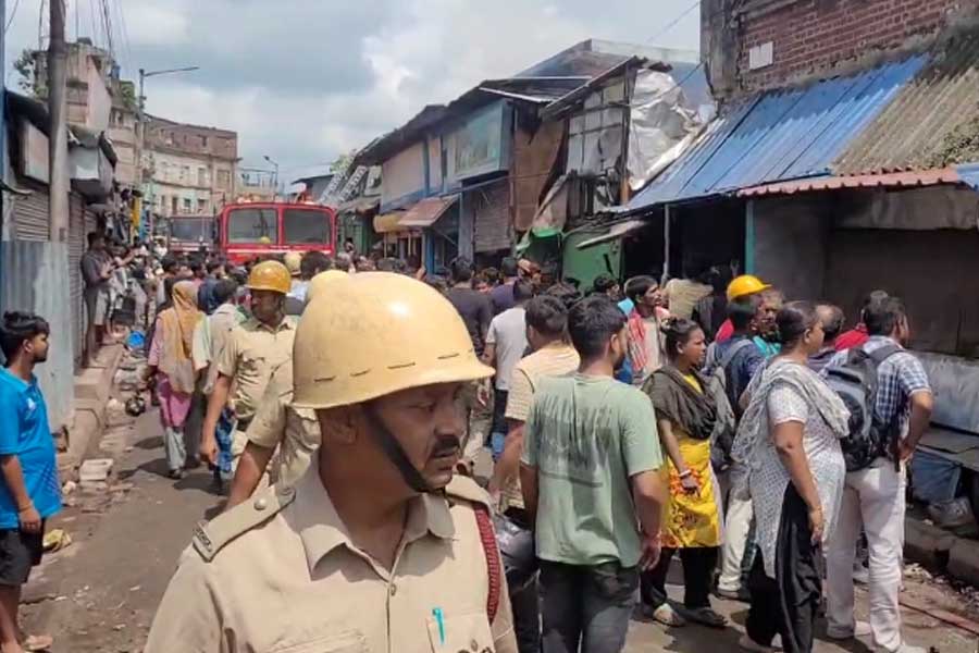 ভয়াবহ দুর্ঘটনা রিষড়ার টেক্সটাইল কারখানায়, কেবল বিস্ফোরণে ঝলসে গেলেন চার শ্রমিক
