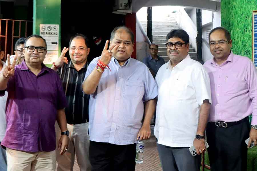 মোহনবাগনের সভাপতি দেবাশিস, সহ-সভাপতির তালিকায় কুণাল-সৌমিক, ঘোষণা সচিব সৃঞ্জয়ের