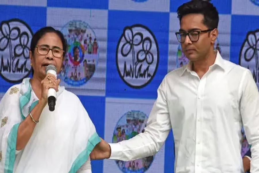 নভেম্বরে শহিদ মিনারে মমতা-অভিষেক, ছাব্বিশের ভোটের দামামা তৃণমূলের!