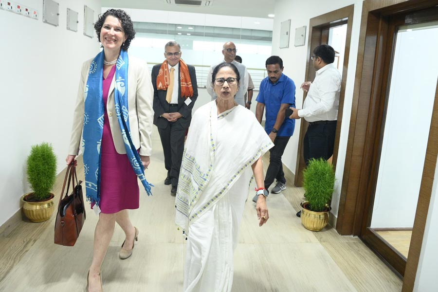 কলকাতায় নিযুক্ত আমেরিকার কনসাল জেনারেলের সঙ্গে বৈঠক মমতার, কী কথা হল?
