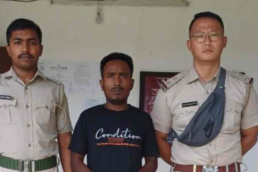 বন্ধুকে খুন করে উঠোনে মাটি চাপা দিয়ে চম্পট! ময়নাগুড়ির নারকীয় খুনে অসম থেকে গ্রেপ্তার যুবক