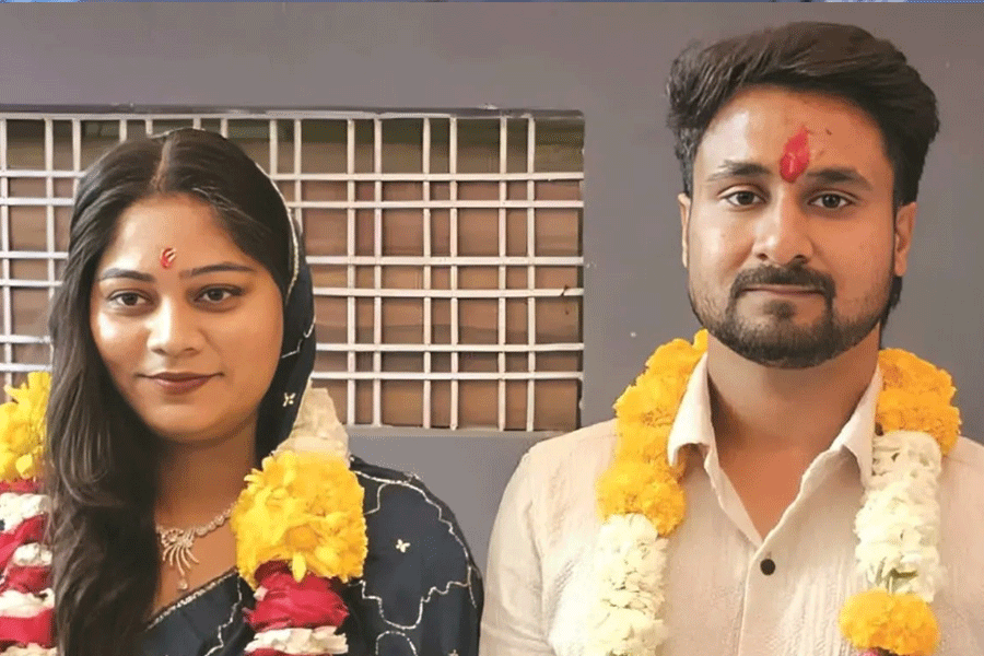 মেঘালয়ে মধুচন্দ্রিমায় গিয়ে ‘খুন’ স্বামী, নিখোঁজ স্ত্রী, CBI তদন্তের দাবি পরিবারের