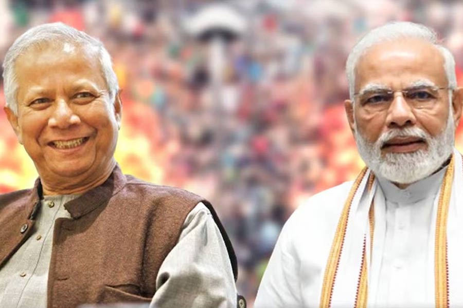 পারস্পরিক শ্রদ্ধা, সমঝোতায় ভরসা! দ্বিপাক্ষিক সম্পর্কে সুর ‘নরম’ ইউনুসের, মোদিকে জবাবি চিঠি
