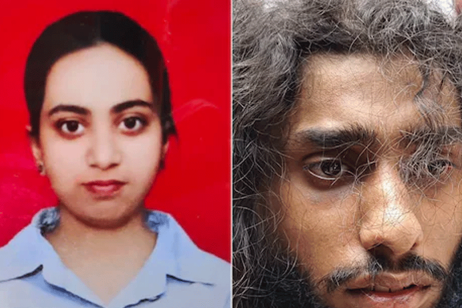 প্রেমের সম্পর্ক ভাঙার ‘শাস্তি’, পার্কে ডেকে তরুণীকে কুপিয়ে-পুড়িয়ে মারল প্রেমিক!