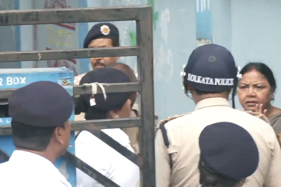 কসবা গণধর্ষণ কাণ্ডে রাজ্যে জাতীয় মহিলা কমিশনের দল, ঘুরে দেখলেন ঘটনাস্থল