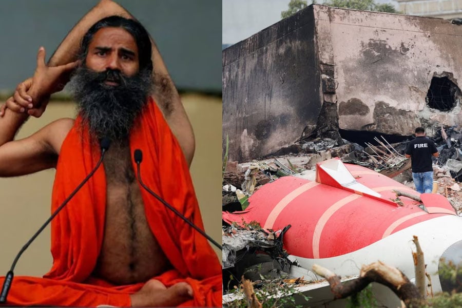 আহমেদাবাদ দুর্ঘটনার নেপথ্যে তুর্কির ষড়যন্ত্র! সন্দেহ উসকে দিলেন রামদেব