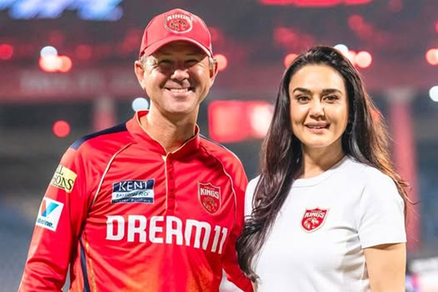 ‘আমার পাশে এসে বসো’, পাঞ্জাব মালকিন প্রীতিকে হঠাৎ কেন এরকম আহ্বান কোচ পন্টিংয়ের?
