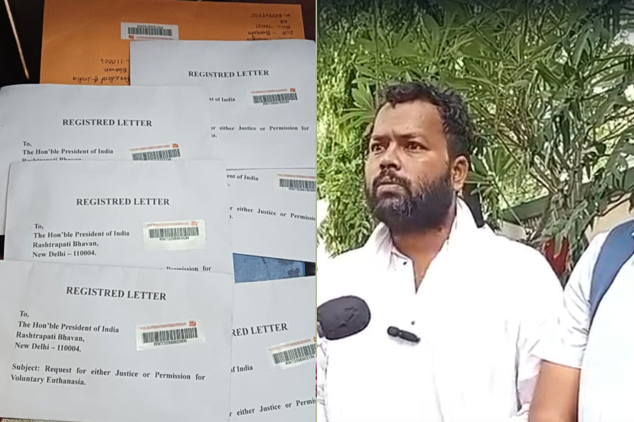 চাকরি ফেরত চেয়ে রাষ্ট্রপতি-প্রধানমন্ত্রীকে চিঠি ‘যোগ্য’ চাকরিহারা শিক্ষকদের, দাবি সংসদে আলোচনারও