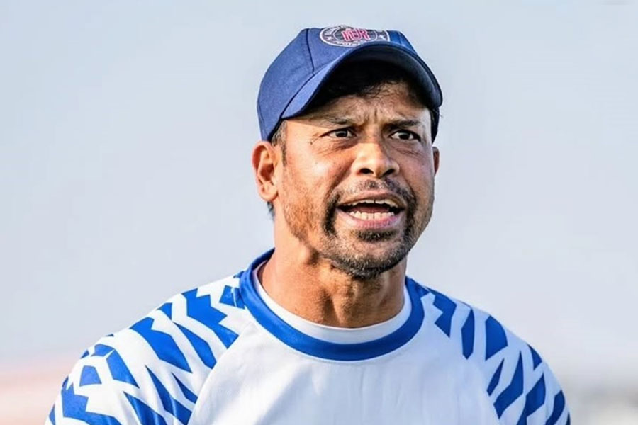 ডার্বি হারতেই ইস্টবেঙ্গলে ‘গৃহযুদ্ধ’, পদত্যাগ করলেন কোচ সন্দীপ নন্দী