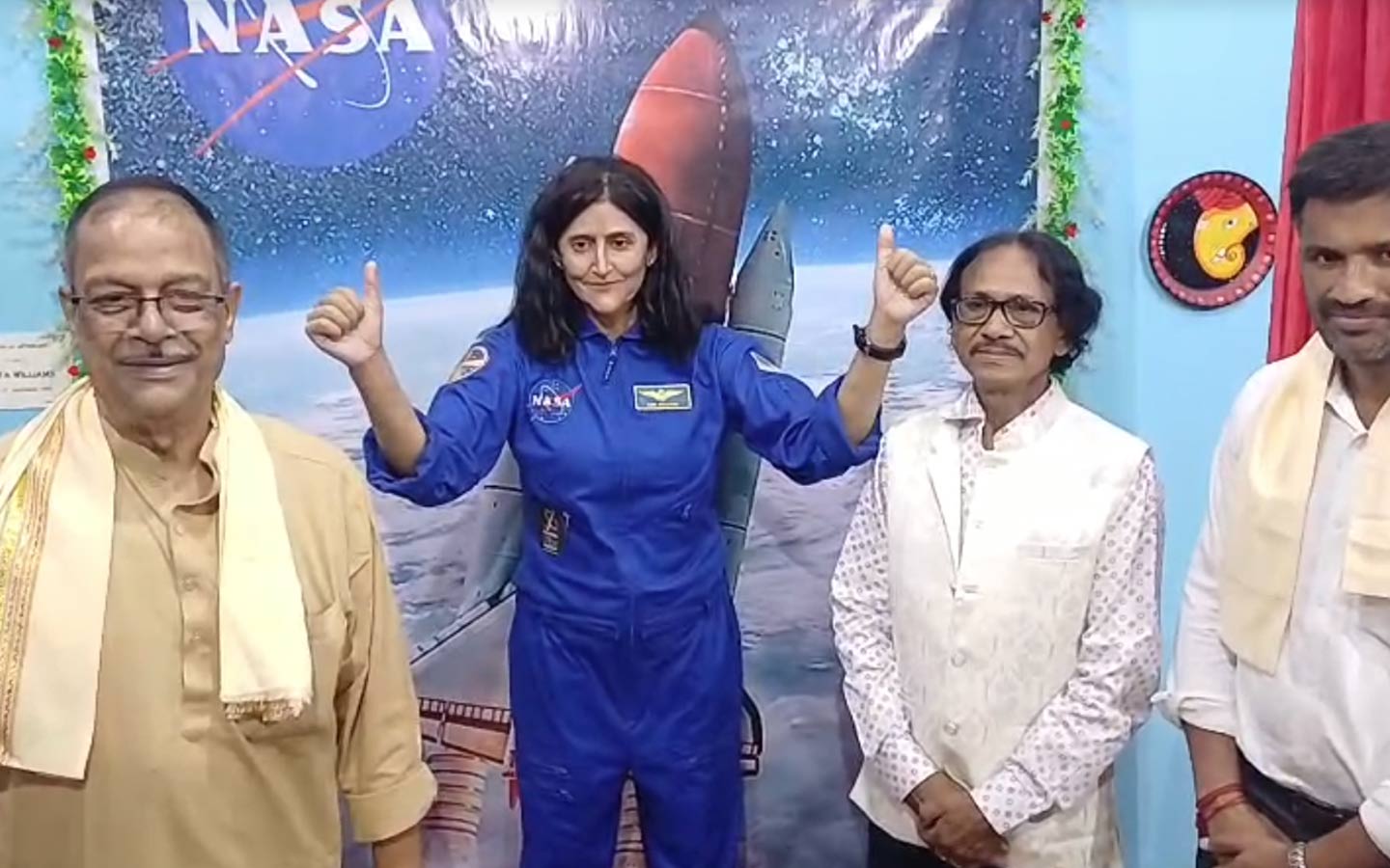 নাসা থেকে এল পোশাক, এবার আসানসোলের মিউজিয়ামে সুনীতা উইলিয়ামস!