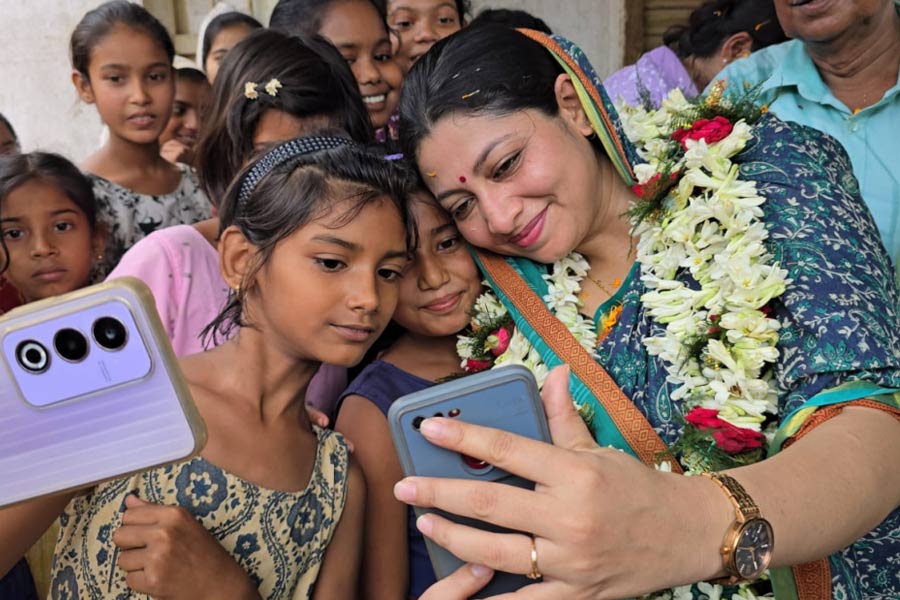 ‘বাবার চেয়েও বড় মার্জিনে জিতব’, কালীগঞ্জ উপনির্বাচনে নিজেকেই চ্যালেঞ্জ তৃণমূলের আলিফার